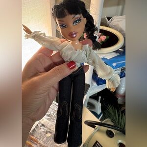 Bratz "Xpress It!" Fashion Collection Jade doll from 2002. White Top Black Pants